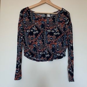 NWOT H&M Cropped Artisan Print Longsleeve